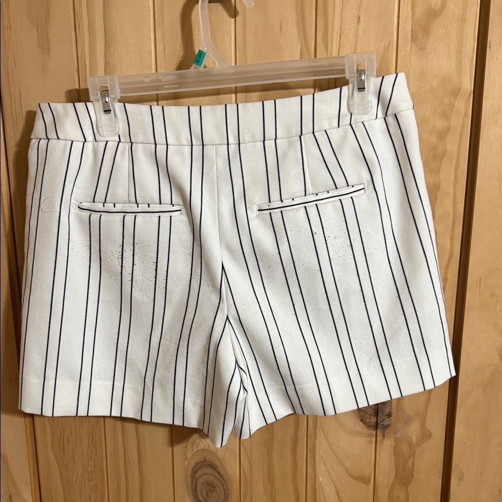 White House Black Market Striped White and Black Women Shorts - Picture 3 of 4